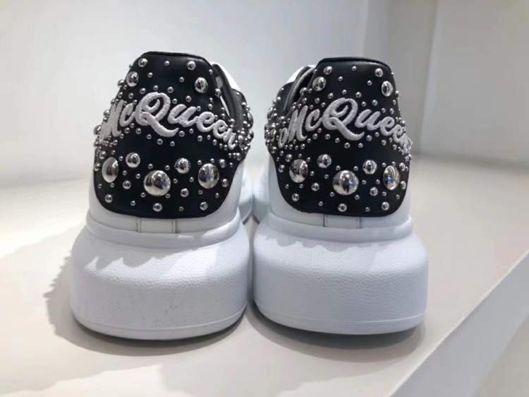 Picture of Alexander McQueen Shoes _SKU21100402SZ35-4597